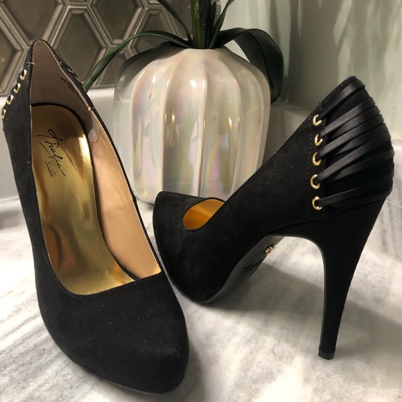 Tahari Shoes - Shoes